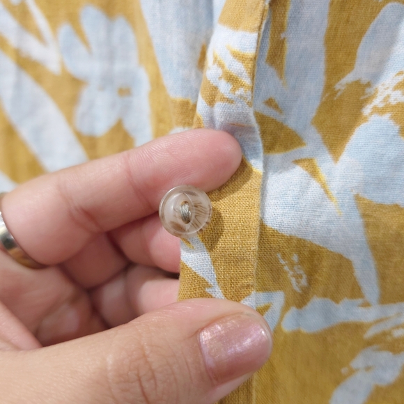 ✨️4/$20. Mustard Powder Blue Floral Tie-Front Blouse, Linen Rayon Blend, - Picture 11 of 12